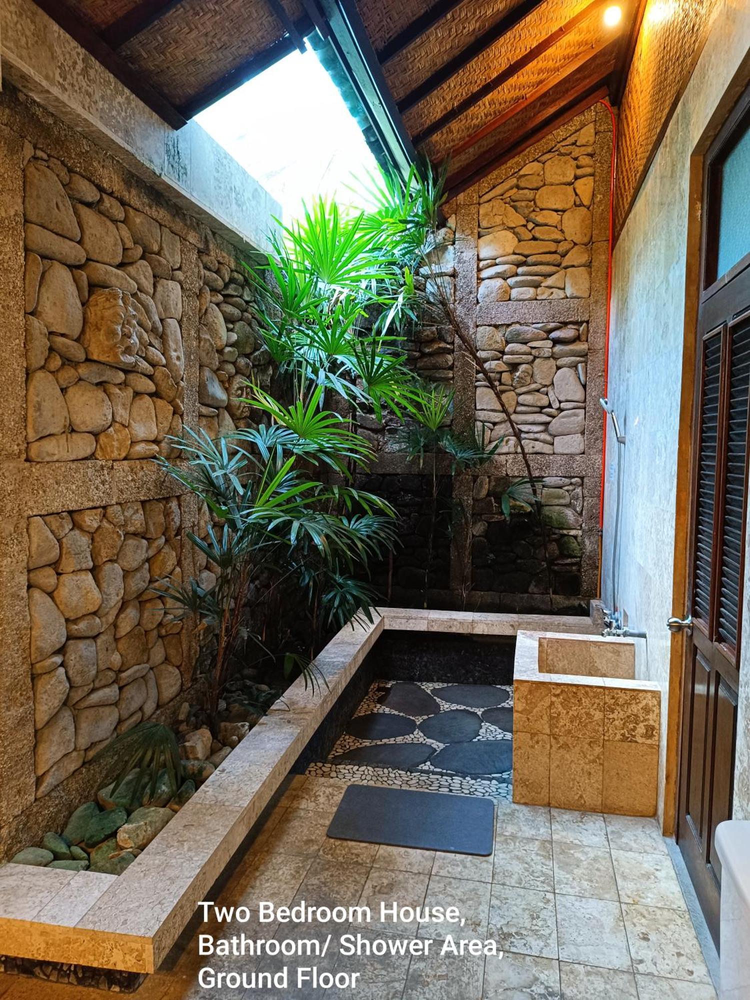 Guci Guesthouses Ubud  Exterior photo